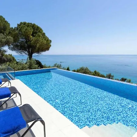 Villa Alkyoni Paramonas