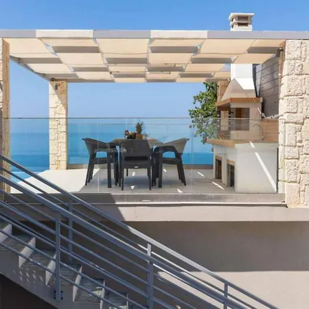 Alkyoni Paramonas Villa