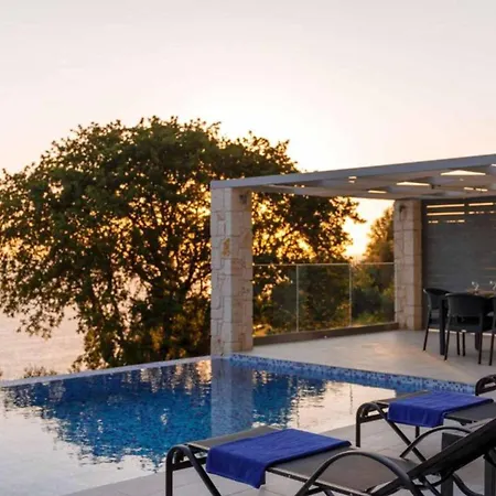 Alkyoni Villa