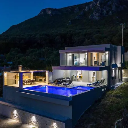Alkyoni Villa *